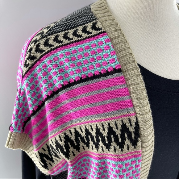 Shirtsleeve Multi-color Cardigan - Picture 3 of 6